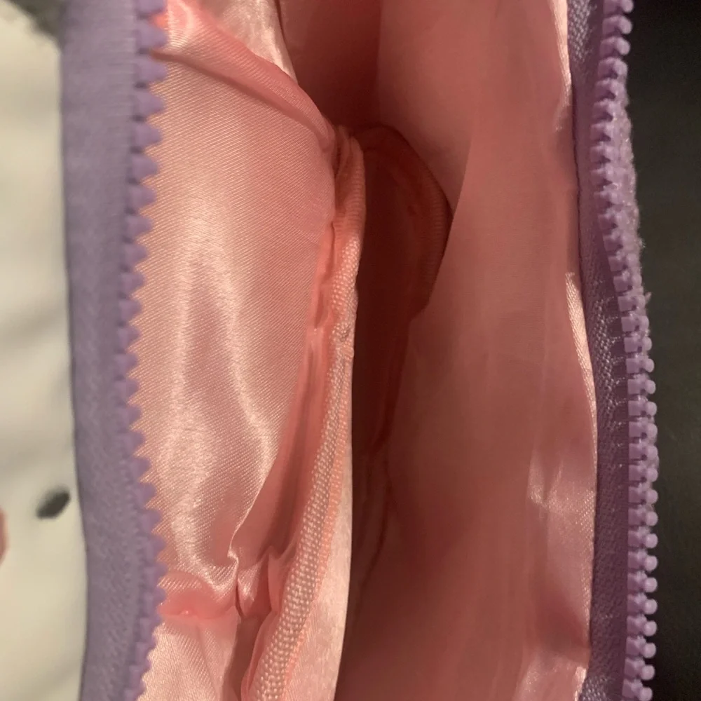 NWOT‎ Kuromi furry cosmetic case